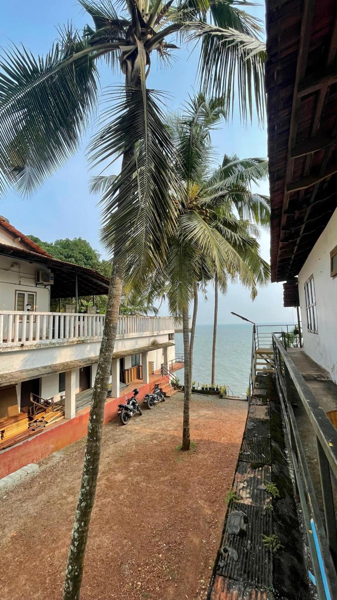 Manshore Bay Kannur Exterior photo